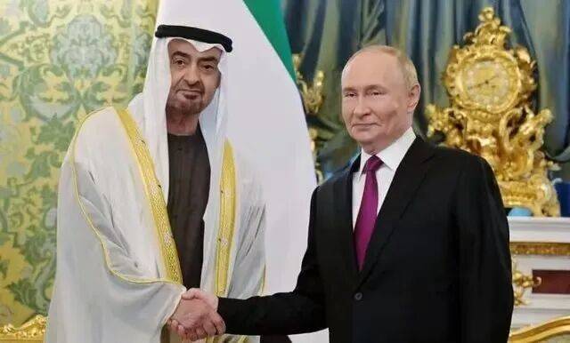 伊朗首都启动战时避难设施建设规划<strong></p>
<p>新数字货币</strong>,将在霍尔木兹海峡实弹军演,伊外长与多国外长通话,欧盟宣布制裁并将革命卫队列为“恐怖组织”